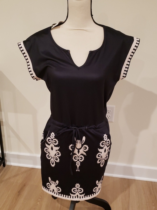 Saukole Dresses & Skirts - NEW Black and White Casual Drawstring Waist Dress